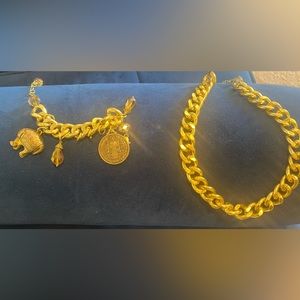 Set of necklace and bracelet